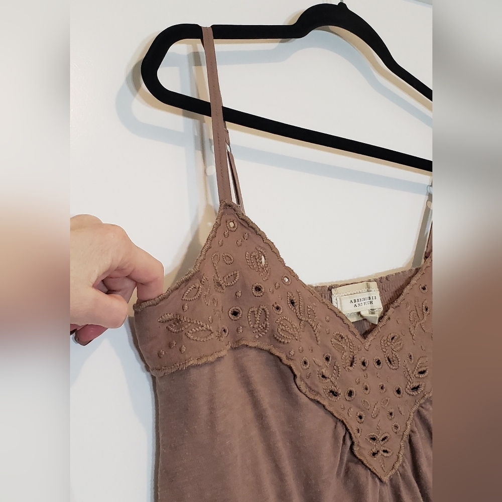 Abercrombie & Fitch Cropped Cami Eyelets Adjustable Straps V-Neck Sz Large Mauve - Picture 5 of 14